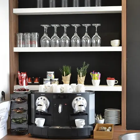 ゲストハウス 5チャンバース アン ヴィル 4*